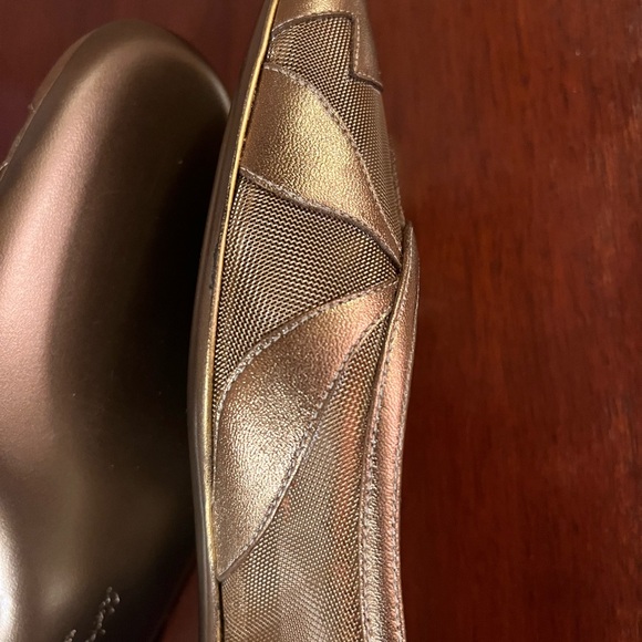 Salvatore Ferragamo authentic Patterned Mesh Accents Ballet Flats - Picture 2 of 10